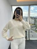 Ekru Bisiklet Yaka Düğmeli Kazak