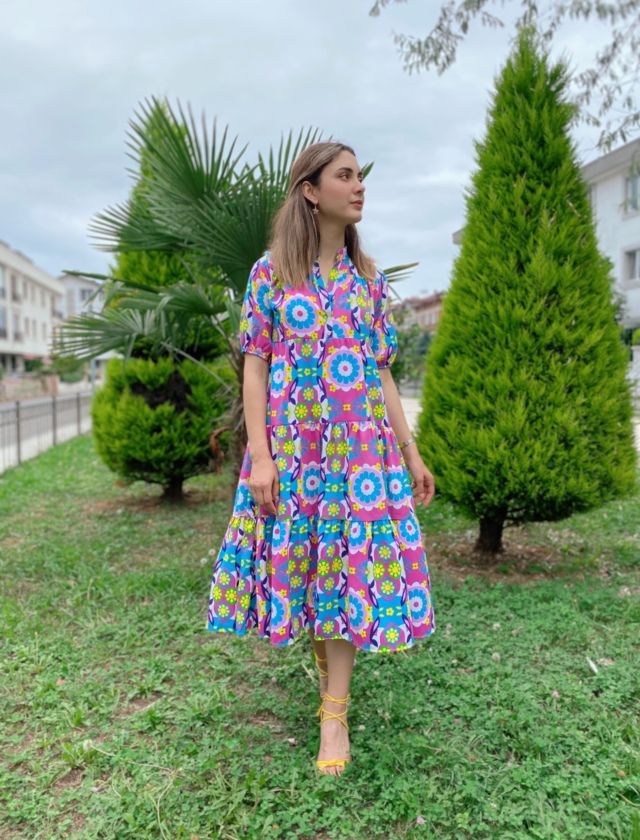 Pembe Çiçek Desen Hakim Yaka Elbise