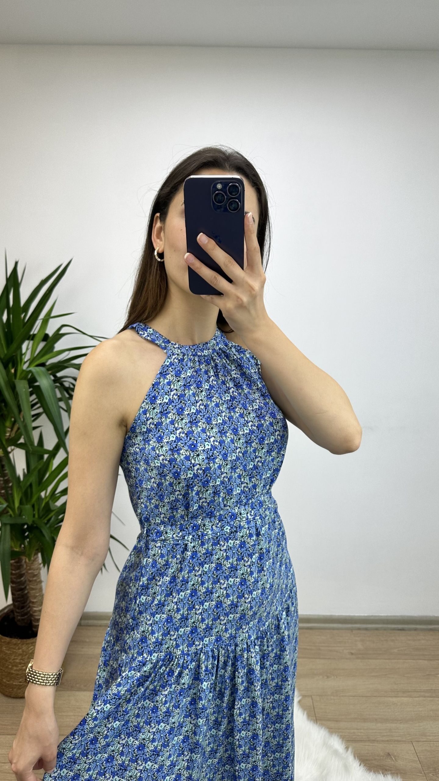 Mavi Çiçek Desen Halter Yaka Elbise - Görsel 4