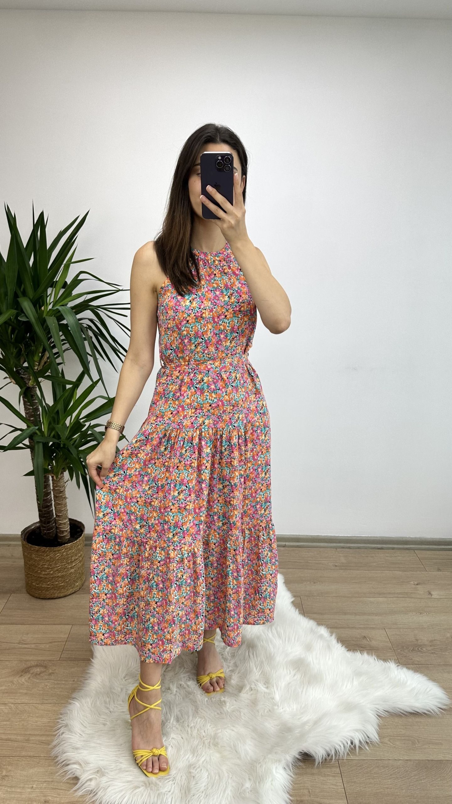 Pembe Çiçek Desen Halter Yaka Elbise - Görsel 5