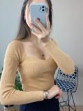 Bej Kalp Yaka Triko