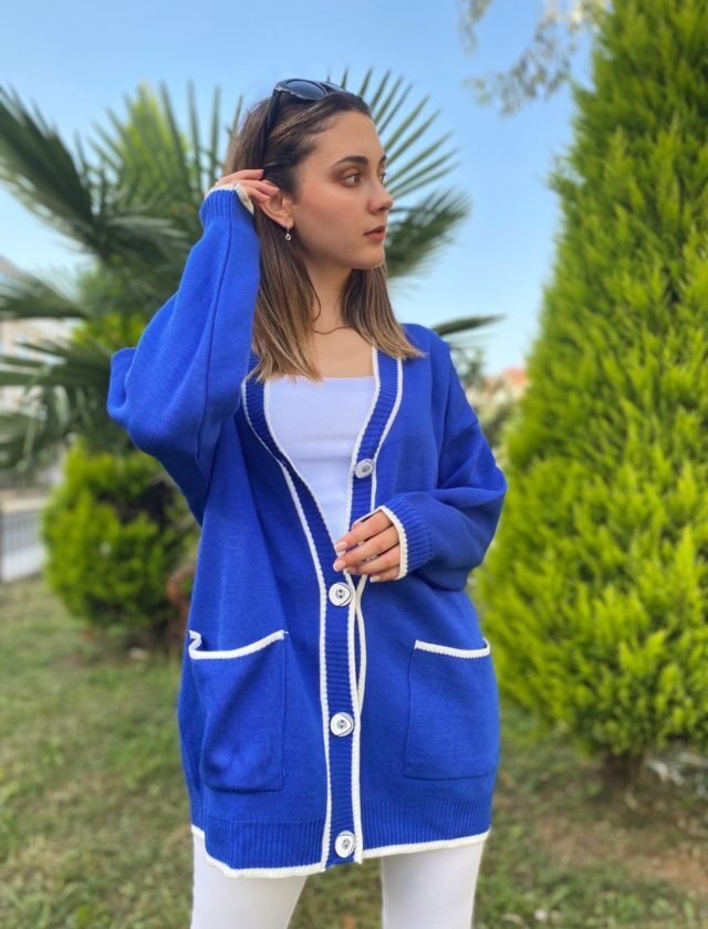 Mavi-Beyaz Şeritli Oversize Hırka