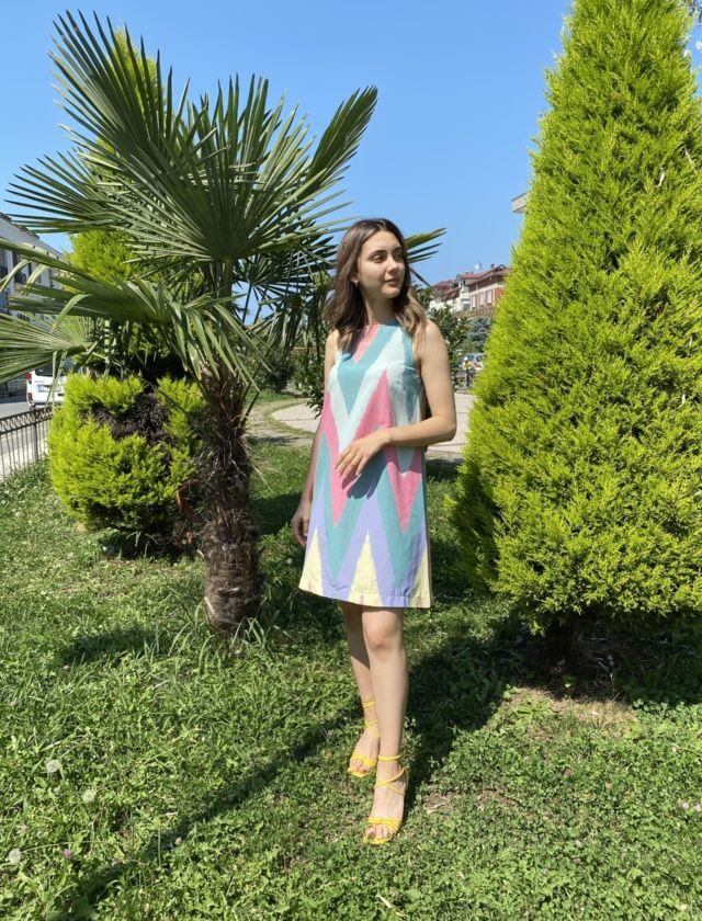 Halter Yaka Asimetrik Çan Elbise