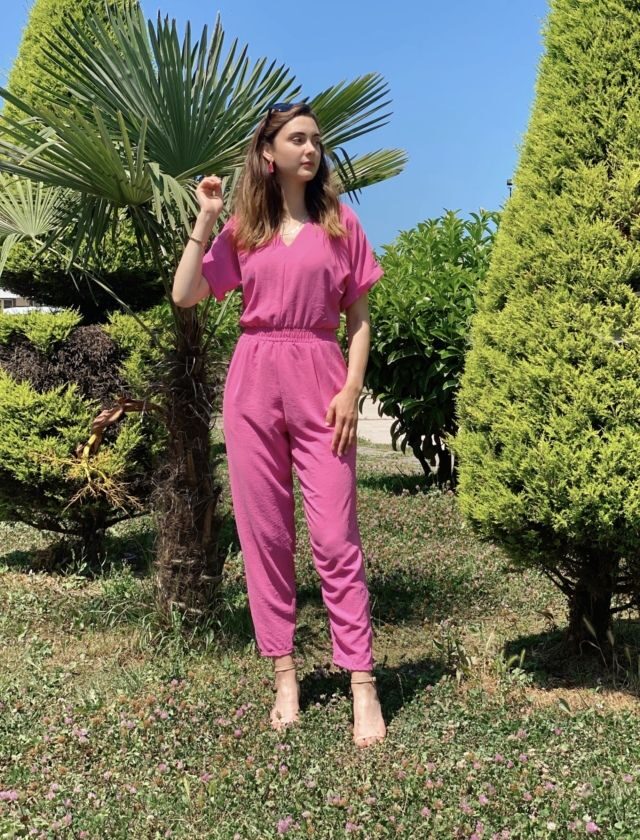 Pembe V Yaka Beli Lastikli Tulum
