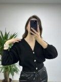 Siyah Taş Düğme Crop Hırka