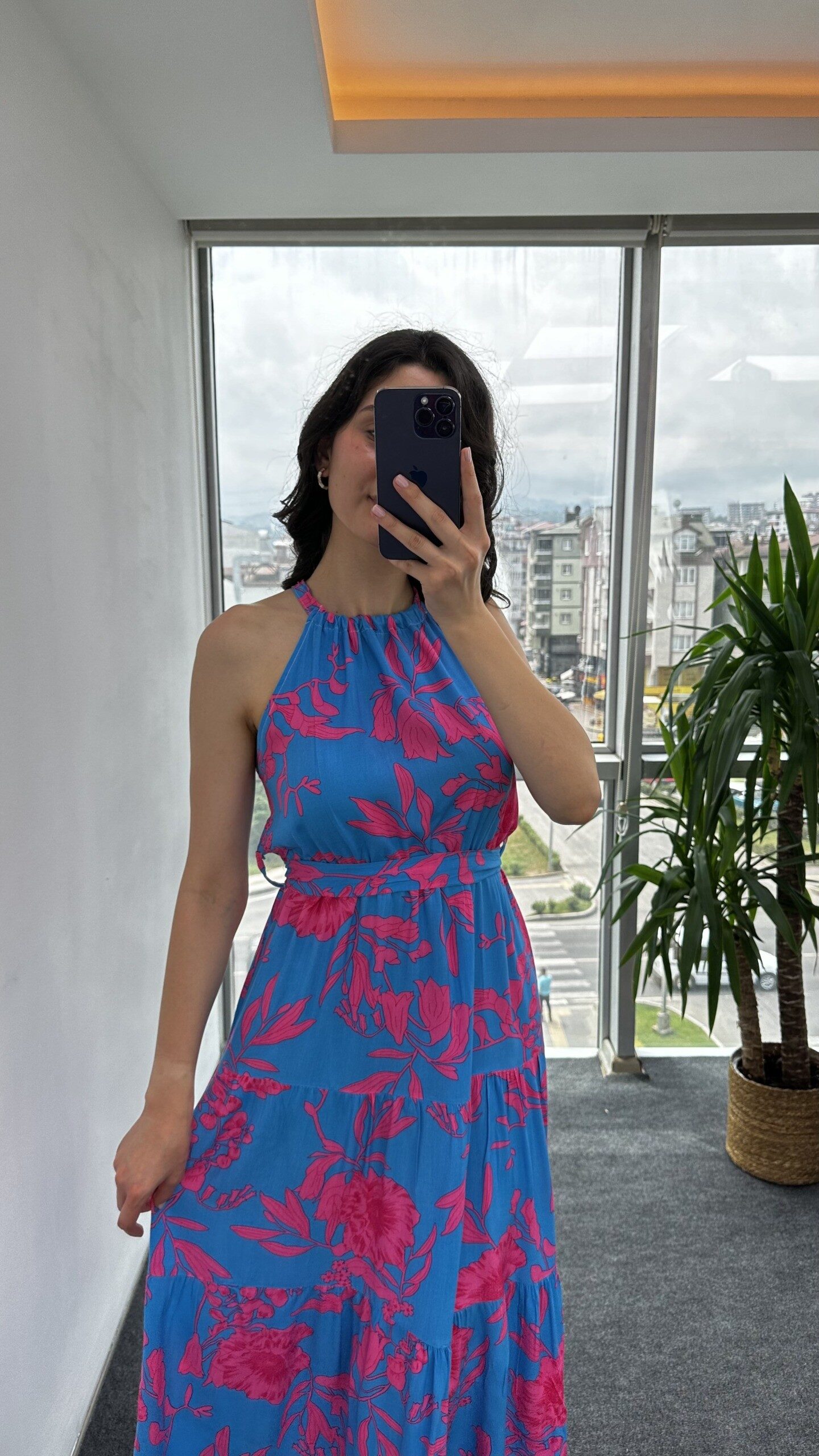 Çiçekli Halter Yaka Elbise - Görsel 4